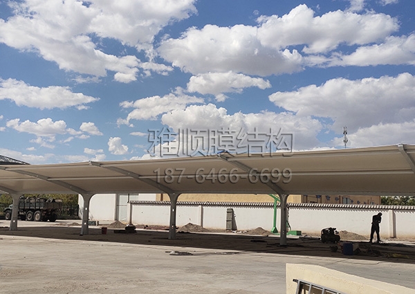 膜結(jié)構(gòu)車(chē)棚-阿拉善額濟(jì)納旗畜牧局交付使用